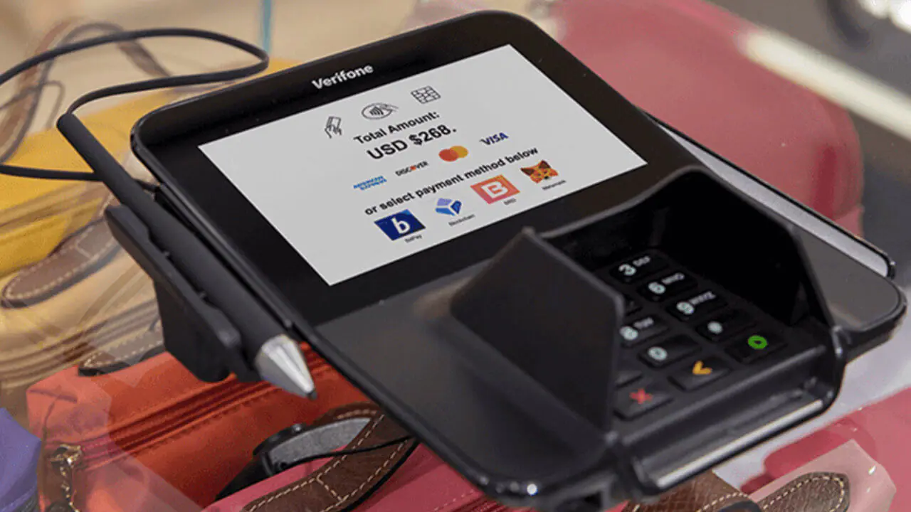 Verifone cho phép các nhà bán lẻ chấp nhận tiền điện tử, cho biết sự thèm muốn của người bán đối với thanh toán bằng tiền điện tử 'đã bùng nổ' - Tin Tức Bitcoin - Cập Nhật Tin Tức Coin Mới Nhất 24/7 2026 Verifone cho phép các nhà bán lẻ chấp nhận tiền điện tử, cho biết sự thèm muốn của người bán đối với thanh toán bằng tiền điện tử 'đã bùng nổ'