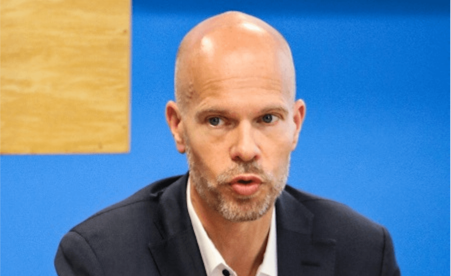 cạnh tranh-với-hơn 11500-tiền-bitcoin-giá-có-thể-vẫn-còn-100000-đến-cuối-năm