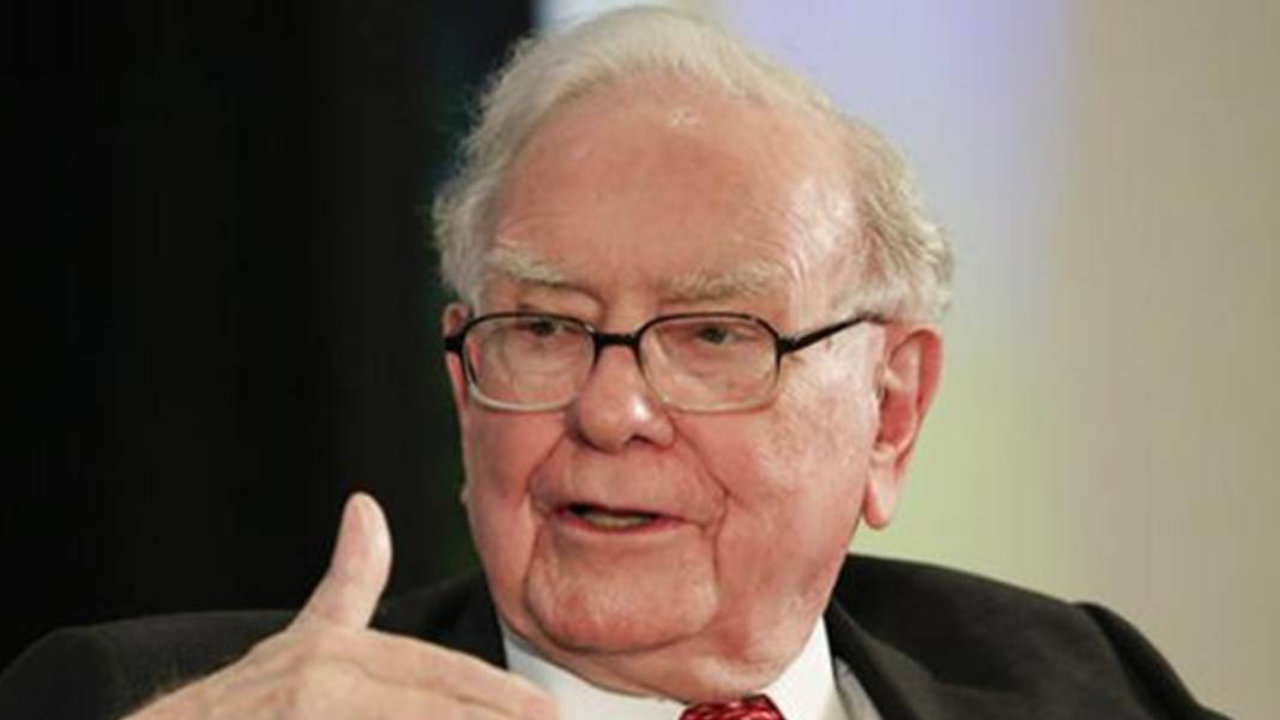 Giám đốc điều hành Binance cho biết ông và Warren Buffett sử dụng chiến lược đầu tư tương tự nhưng nghi ngờ Buffett có kỹ năng giữ tiền điện tử an toàn