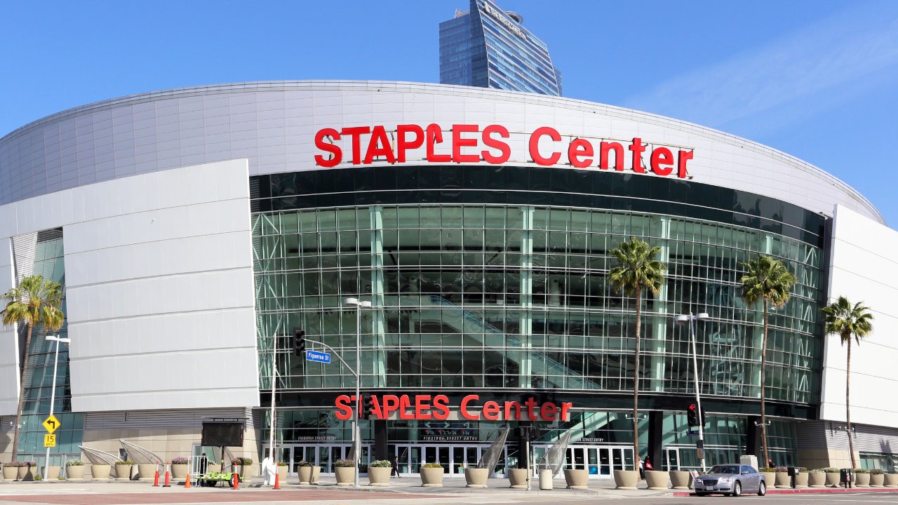 Iconic Staples Center, Home of Los Angeles Lakers, Đổi tên thành Crypto.com Arena