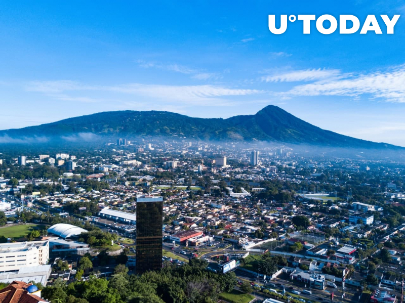 El Salvador mua Bitcoin giảm giá giữa "Thứ sáu đen giảm giá" 