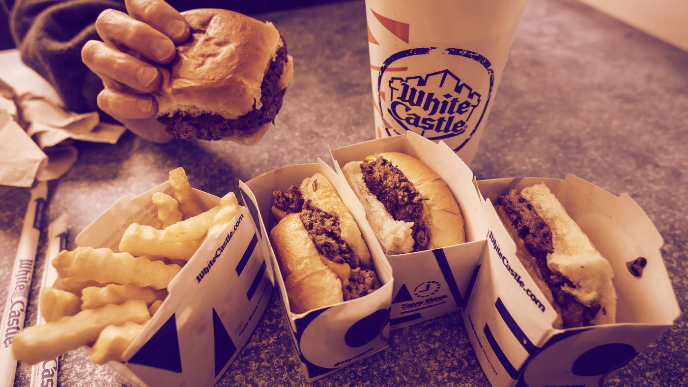 White Castle đi tiền điện tử, lấy tên Ethereum và đường may NFT - Tin Tức Bitcoin - Cập Nhật Tin Tức Coin Mới Nhất 24/7 2025 White Castle là thương hiệu mới nhất tham gia vào tiền điện tử. Hình ảnh: Shutterstock
