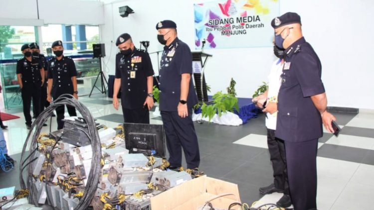 Malaysia thu giữ 1.720 máy khai thác Bitcoin trong vụ tai nạn trộm cắp điện
