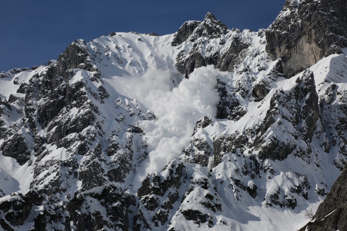Avalanche: Bị bắt trong một cơn bão tuyết, AVAX gánh chịu hậu quả của vụ tai nạn 13