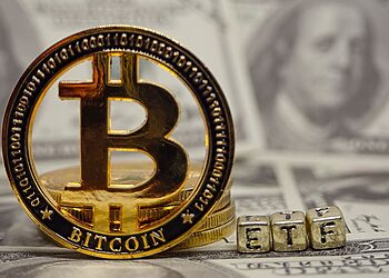 US Bitcoin ETFs Attract $39 Million as BTC Holds Near $58K