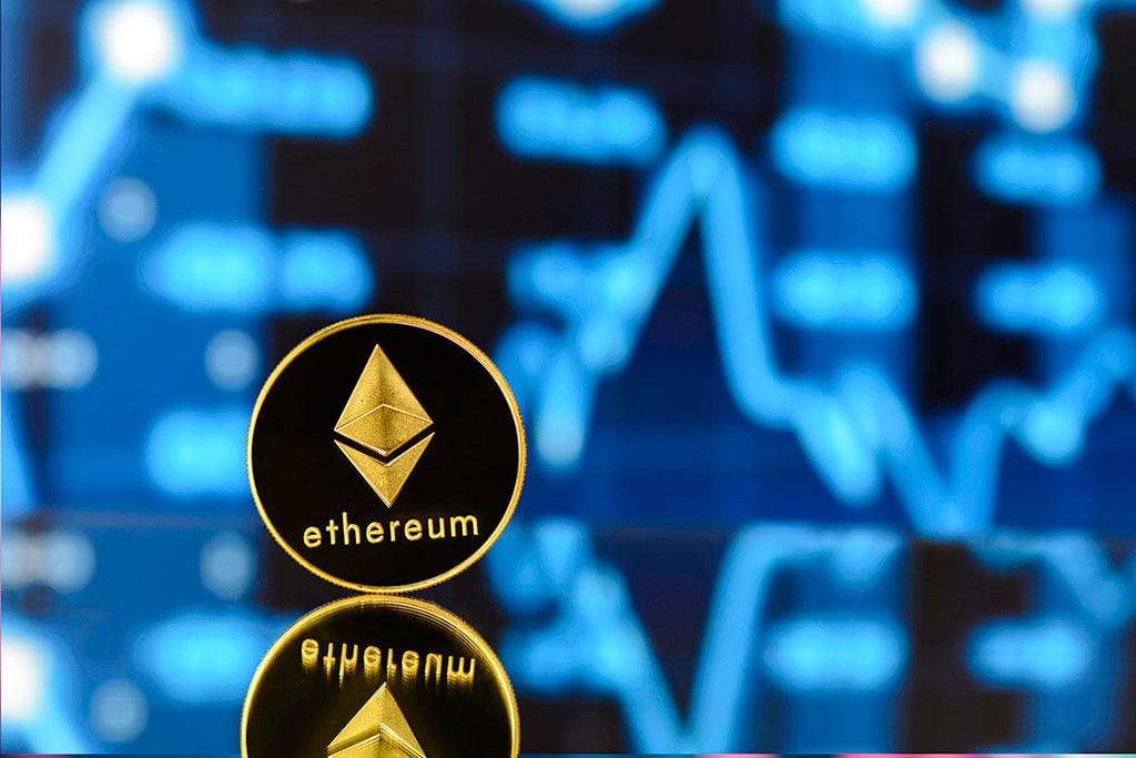 Ethereum Có Thể Giảm Xuống $1,200 Trước Khi Tăng Vọt vào Tháng 12 - Tin Tức Bitcoin - Cập Nhật Tin Tức Coin Mới Nhất 24/7 2025 Ethereum có thể giảm xuống $1200 vào tháng 12 trước khi tăng trở lại, theo nhà phân tích