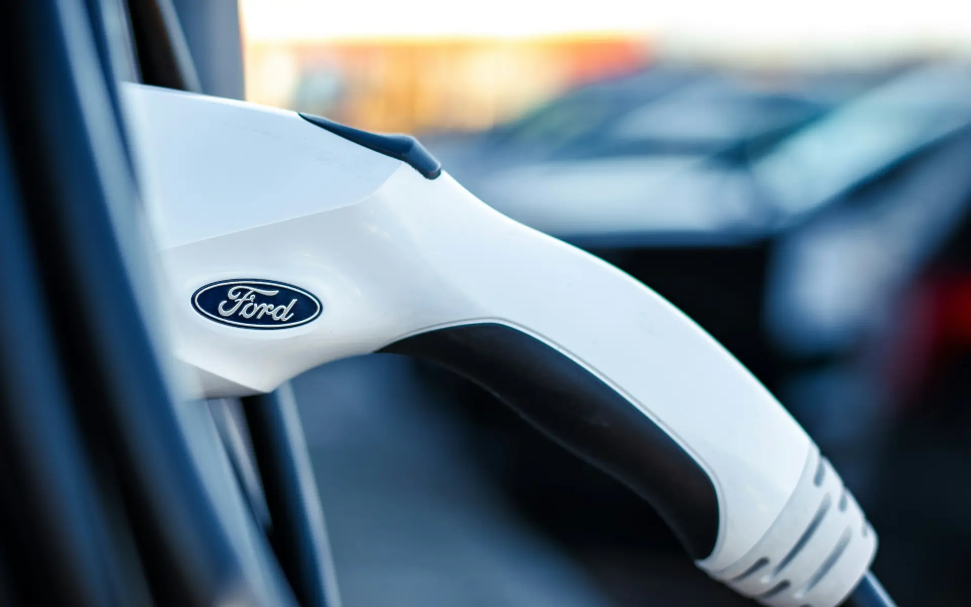 Ford mất tỷ USD pin EV dưới đòn chiến tranh thuế điện tử Trump - Tin Tức Bitcoin - Cập Nhật Tin Tức Coin Mới Nhất 24/7 2025 Ford's $3B EV battery plant lands on the chopping block of Trump's attack on EV tax credits